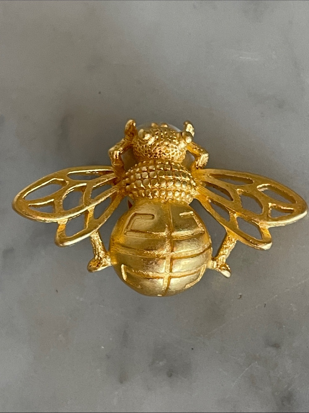GIVENCHY Vintage 1980's 4G Logo Gold Plated Bee Insect Clip On Earrings - Picture 9 of 17